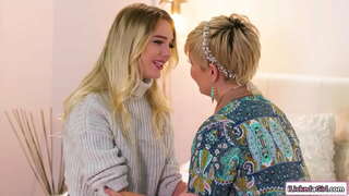 Isot tissit milf perse nuolaisi pieni tissit lesbo beibi