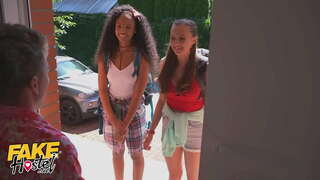 Falso Hostel Trio Quente com Peitos Perfeitos Stacey Cruz e Romy Indy