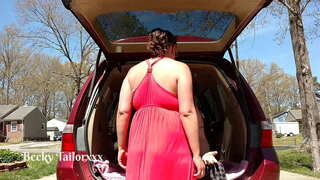 Ризично јавни трах на приступом на путу у сред бела дана