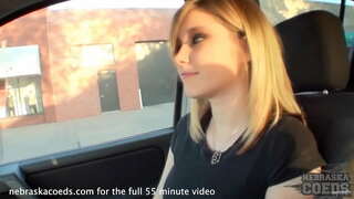 18летняя Силвија гола око Линцолн, Небраска