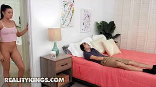 Realidade Reis - RK Primeiro - Kylie Foguete, Ricky Spanish - Pegajoso Assento