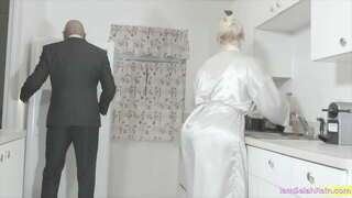 Sela Рейнс Uzmi Ovaj Protein, Pakiran Bi-bi-si, Kao ništa drugo.