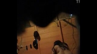 Culiando doggy style med hennes röv