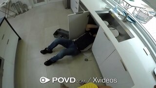 Gran dick diapositives en estreta morena cony