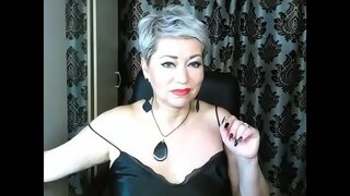 Фабулос Руссиан МИЛФ т. ее сладкую киску беспощадно в горячем приватном шоу ...