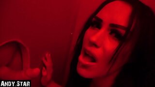 Vriendin waai piel by die Glorie gat