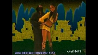 Таннер Маис у секси Видео Игри &quot;аморални кумбат&quot;