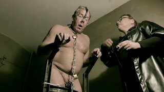 Saimniece aprīļa - Black catsuit lateksa vergu lietota